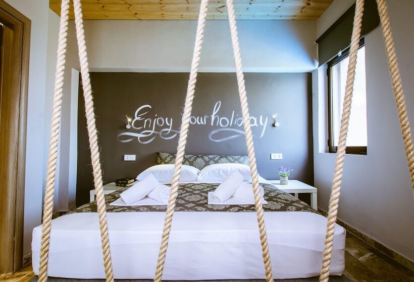 غرفة كومفورت ثلاثية, Gregory Comfort