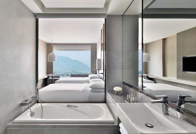 اتاق کلاب, Kathmandu Marriott