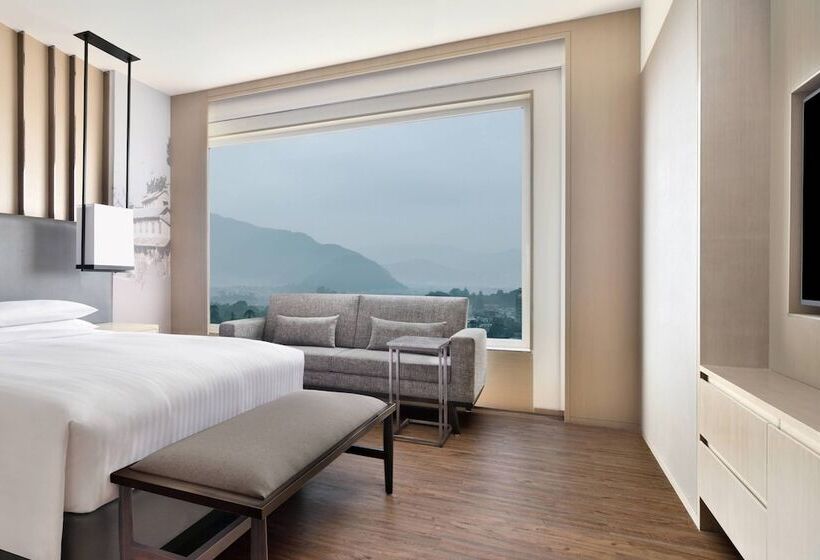 سوییت اجرایی, Kathmandu Marriott