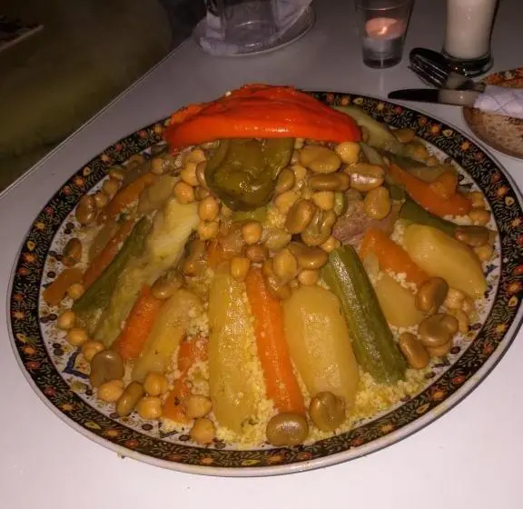 デラックススイート, Lahlou Riad Cafeteria
