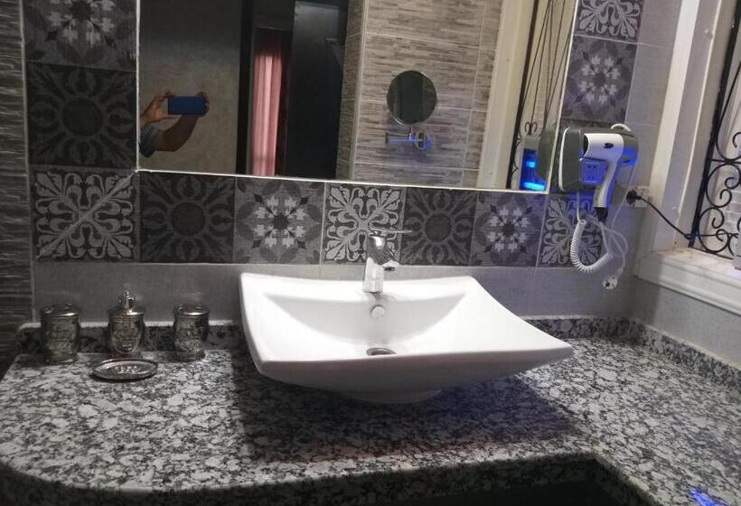 جناح ديلوكس, Lahlou Riad Cafeteria