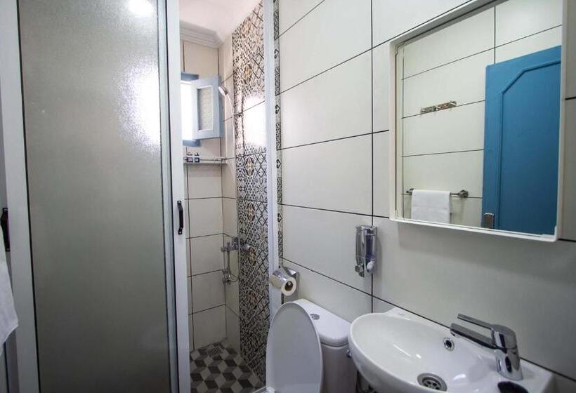 四人标准间, Cine House