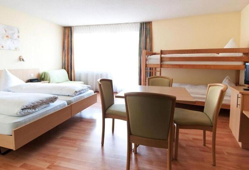 דירת שני חדרים, Das Hotel Sherlock Holmes