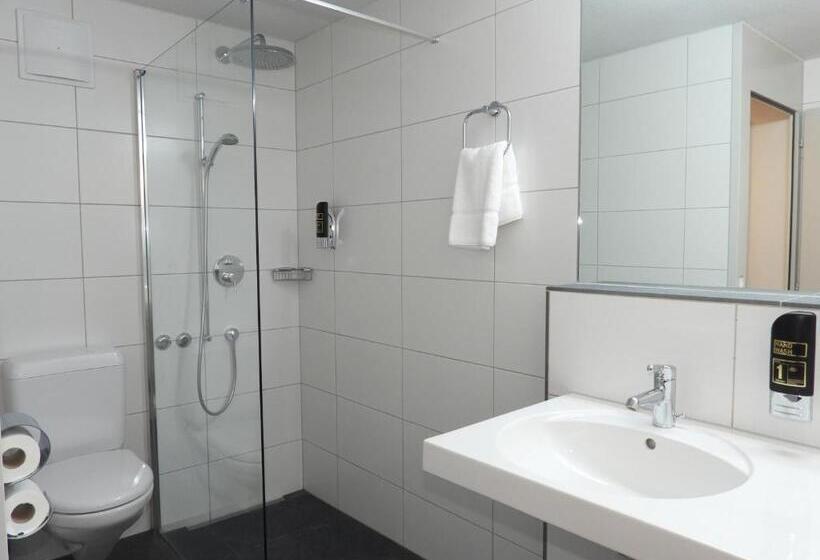 דירת שני חדרים, Das Hotel Sherlock Holmes