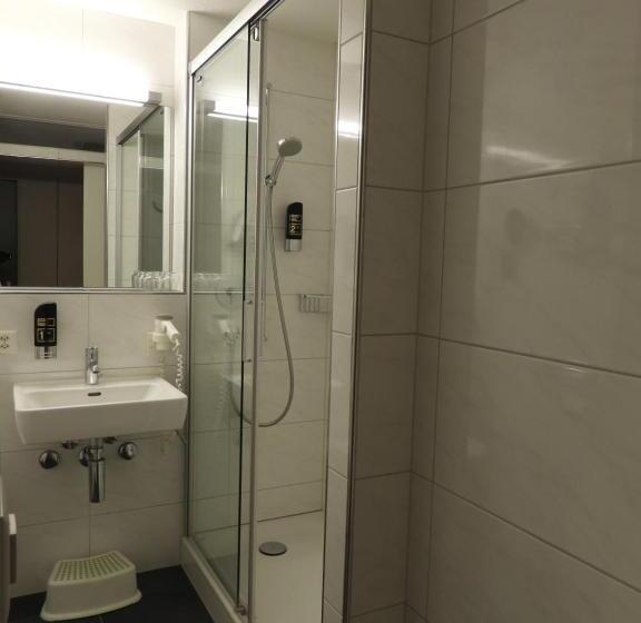 דירת שני חדרים, Das Hotel Sherlock Holmes