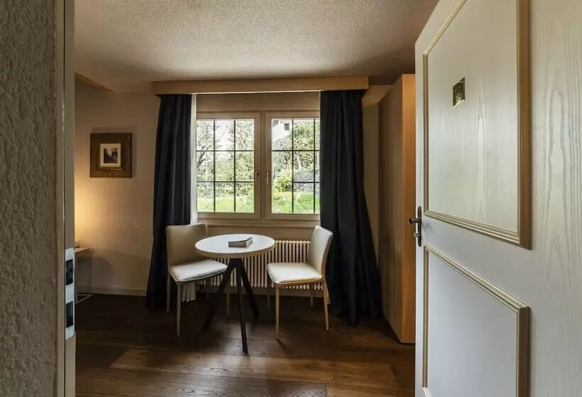 Quarto Estandar Cama Casal, Maya Caprice