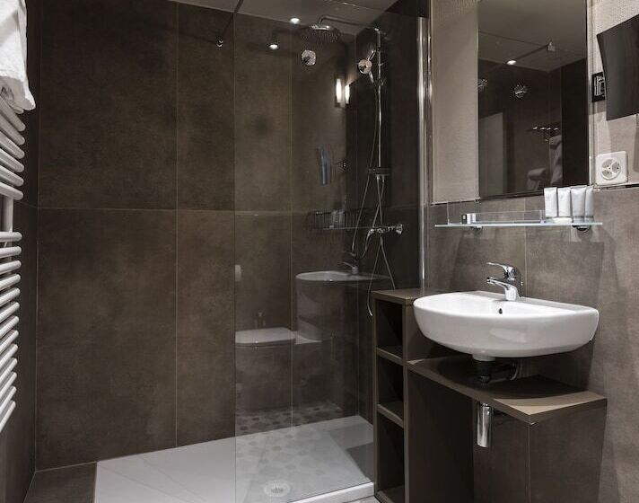 带阳台的高级房间, Maya Caprice