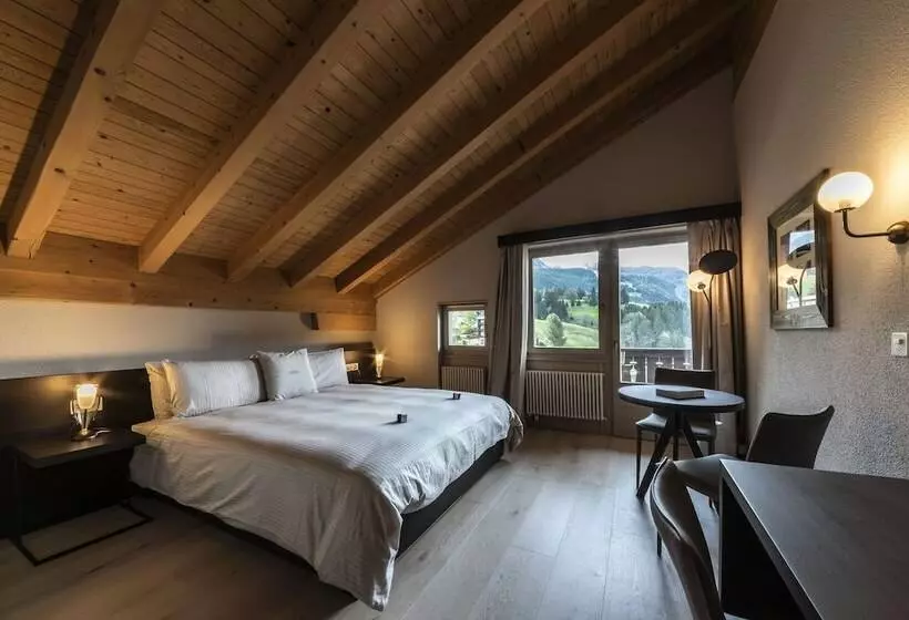 Quarto Superior com Sacada, Maya Caprice