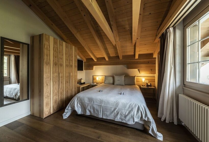 带双人床的基本房间, Maya Caprice