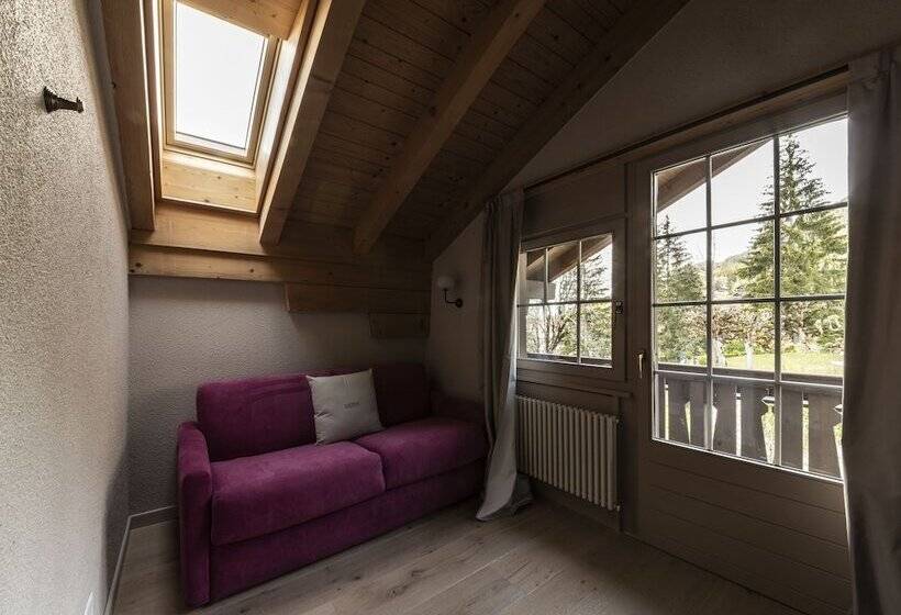 小型套房带阳台, Maya Caprice