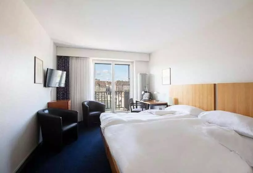 Deluxe room with river view, Merian Basel   Self Check In