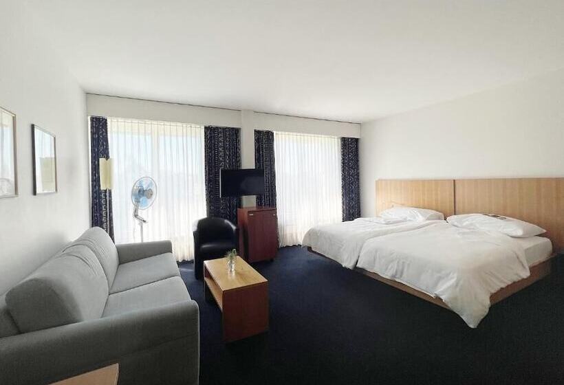 غرفة عائلية, Merian Basel Self Check In