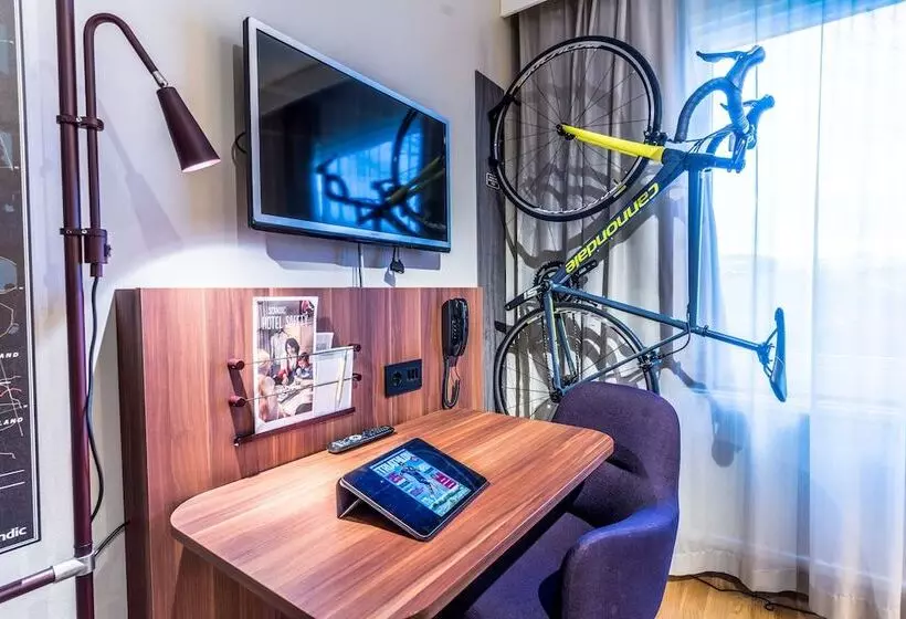 Chambre Familiale, Scandic Elmia