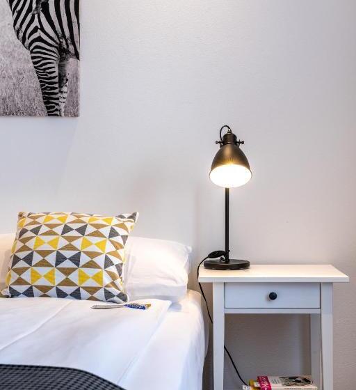 اتاق استاندارد, Sursee