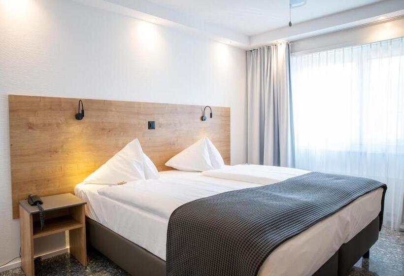 اتاق استاندارد, Sursee