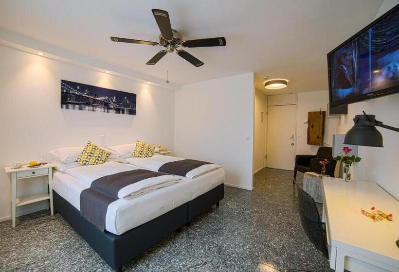 اتاق استاندارد, Sursee