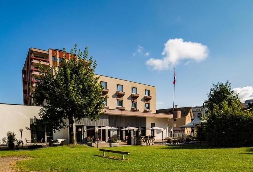 اتاق استاندارد با چشمانداز باغ, Sursee