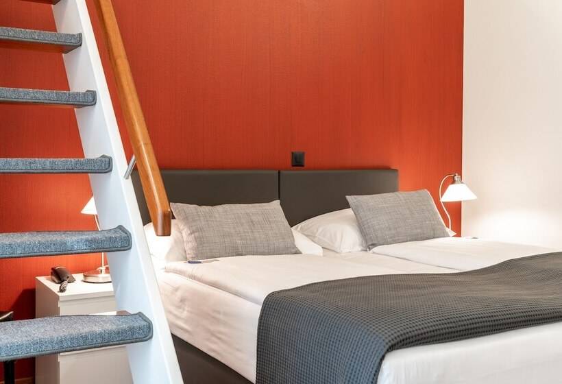 اتاق خانوادگی, Sursee