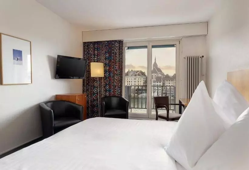 Deluxe room with river view, Merian Basel   Self Check In