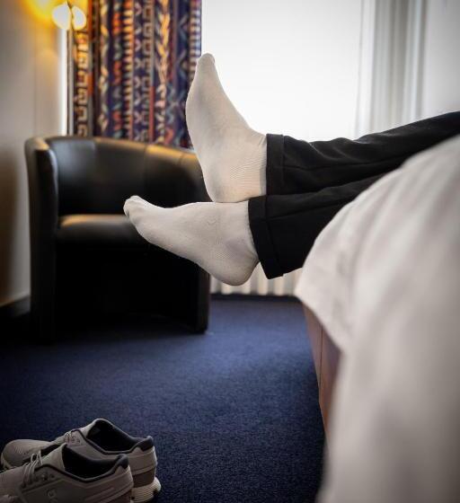 غرفة عائلية, Merian Basel Self Check In