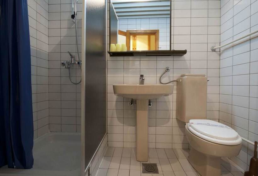 اتاق عادی, Bat Hotel Bistrica