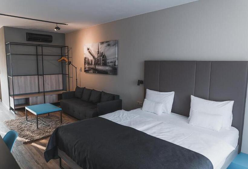 带阳台的豪华间, Avenue Pallova 28