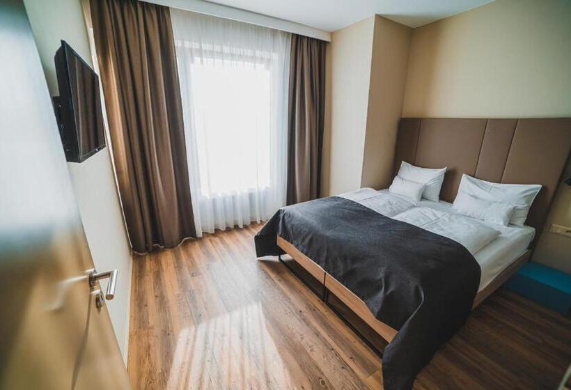 复式套房, Avenue Pallova 28