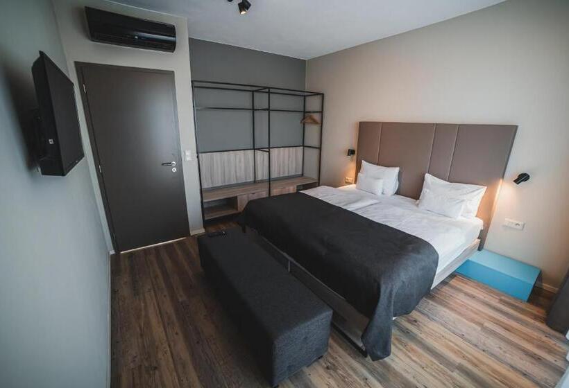 复式套房, Avenue Pallova 28