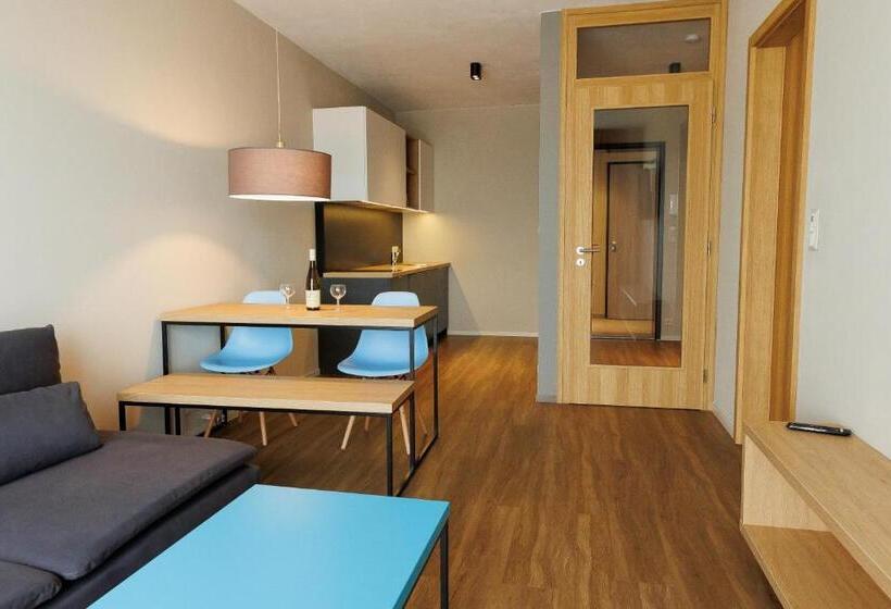 标准间, Avenue Pallova 28