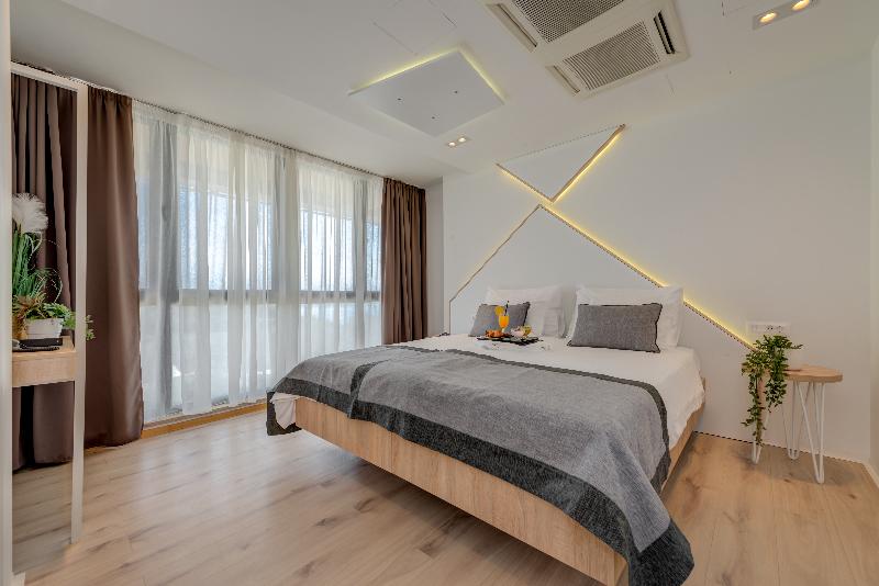 سوییت سوپریور, Pax