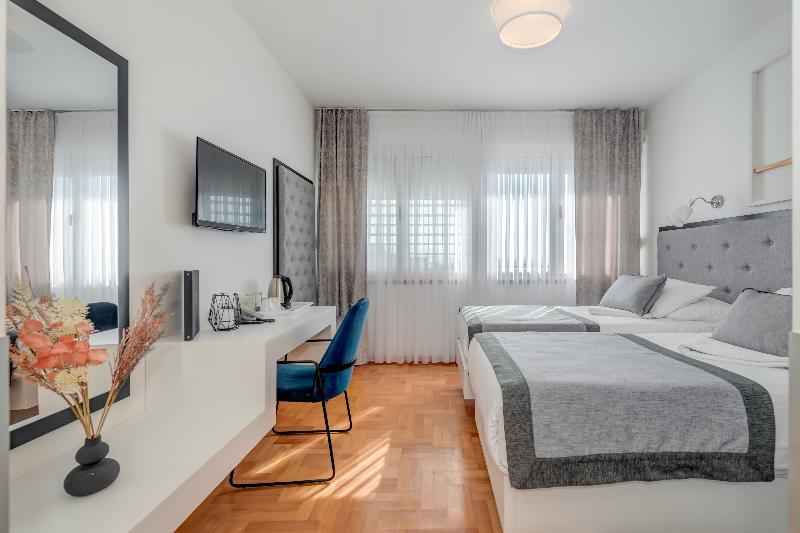 اتاق کلاسیک با چشم‌انداز دریا, Pax