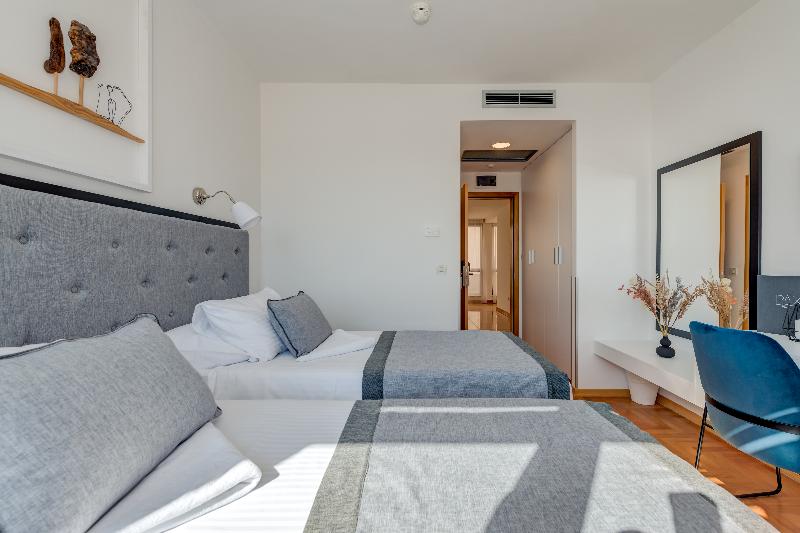 اتاق کلاسیک با چشم‌انداز دریا, Pax