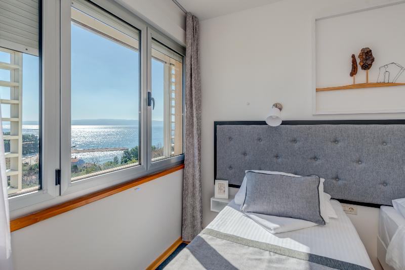 اتاق کلاسیک با چشم‌انداز دریا, Pax