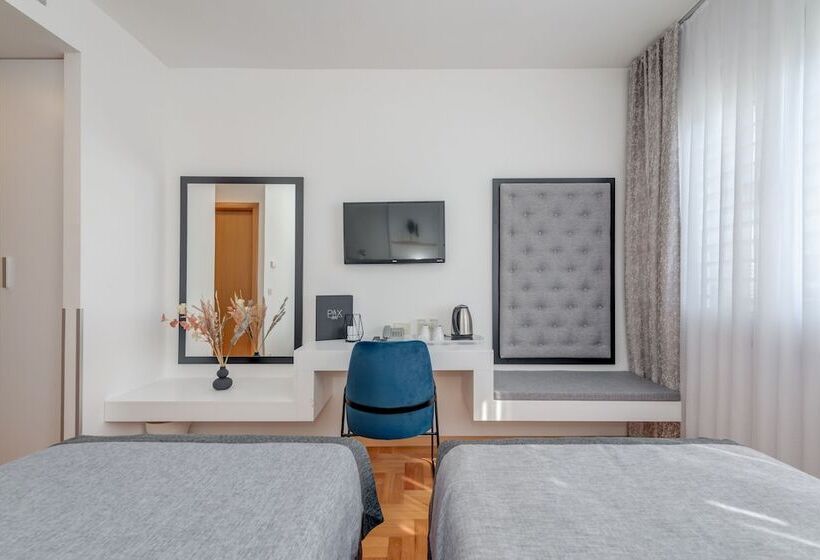 اتاق کلاسیک با چشم‌انداز دریا, Pax