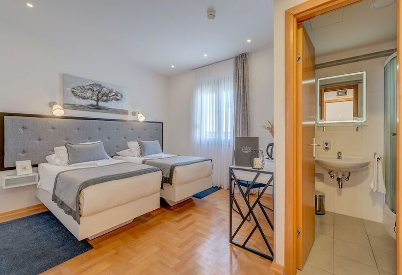 Classic Interior Room, Pax