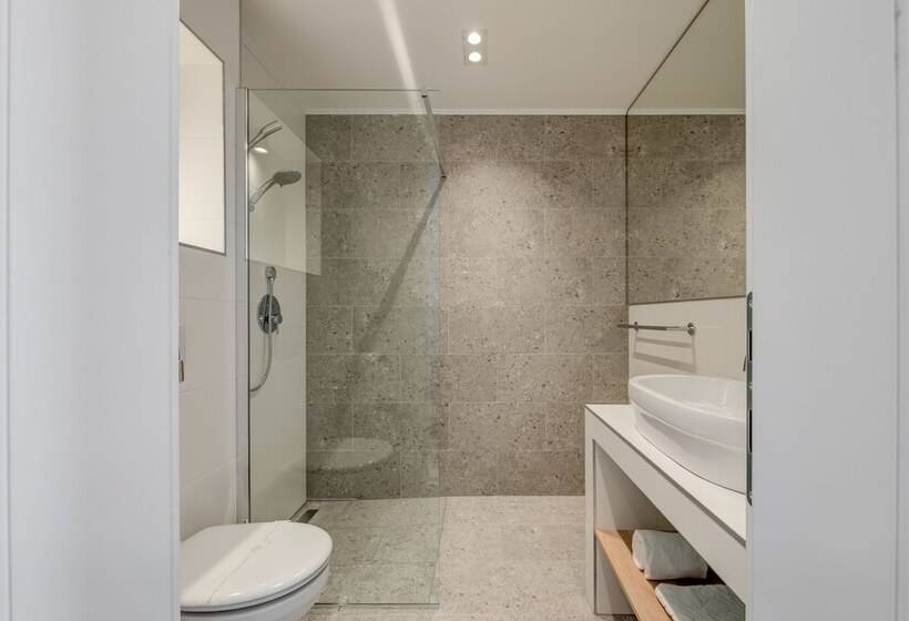 اتاق سوپریور, Pax