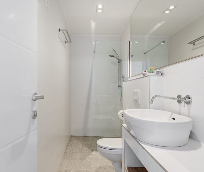 سوییت سوپریور, Pax