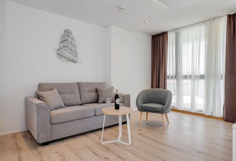 سوییت سوپریور, Pax