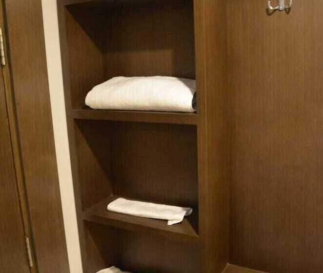 اتاق لوکس چهار تخته, Rawabi Emirates