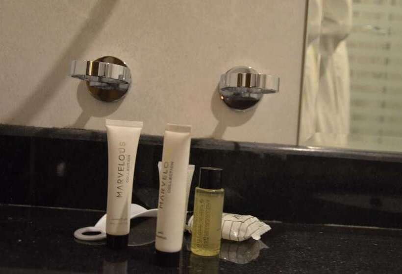 اتاق لوکس چهار تخته, Rawabi Emirates