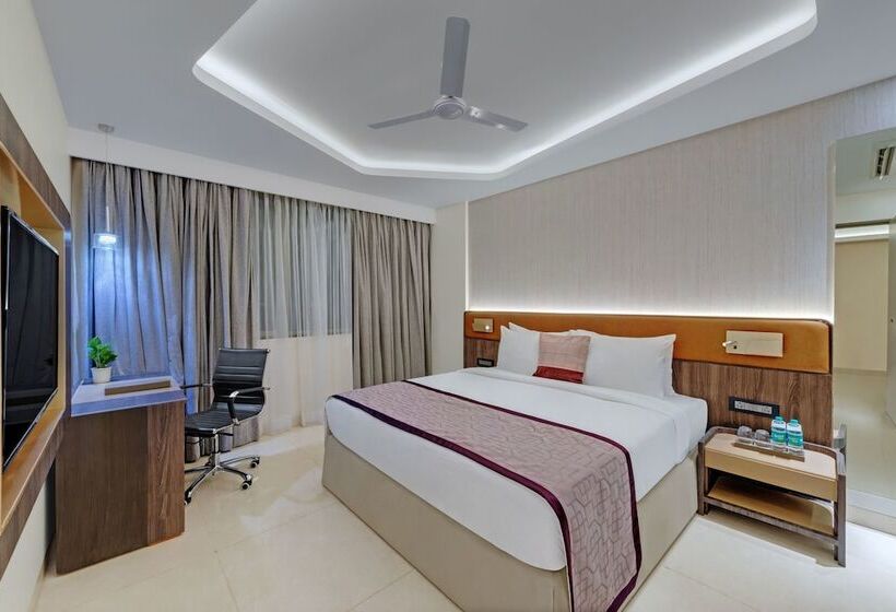 スイート, The Fern Residency, Karad