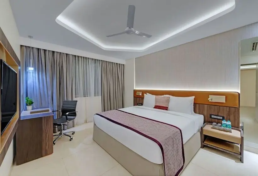 スイート, The Fern Residency, Karad