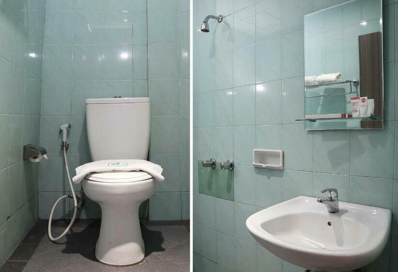 Люкс Superior, Mona Plaza Hotel By Oyo Rooms