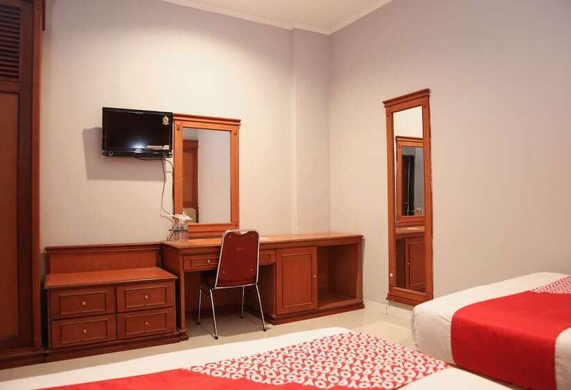 Номер Стандарт, Mona Plaza Hotel By Oyo Rooms