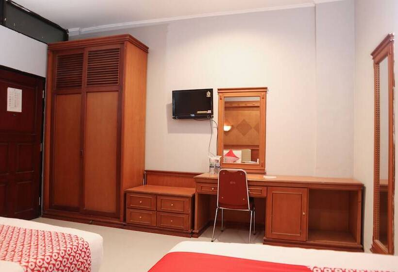 Номер Стандарт, Mona Plaza Hotel By Oyo Rooms