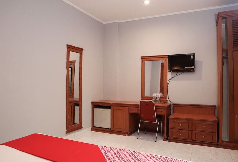 Номер Стандарт, Mona Plaza Hotel By Oyo Rooms