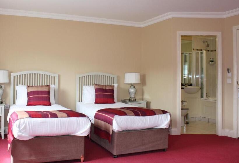 Четырехместный Номер Стандарт, The Moorings Hotel & Seafood Restaurant