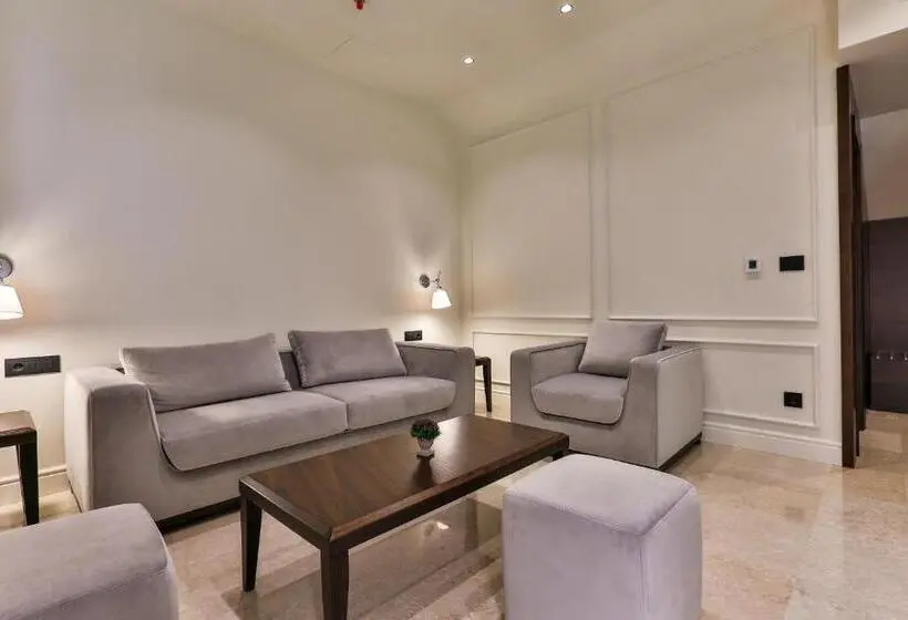 Deluxe Suite Sea View, California By Aycon