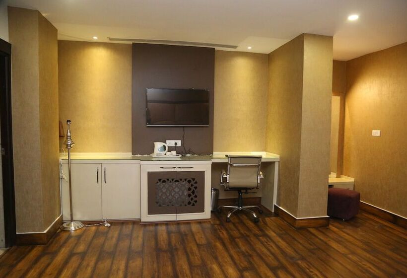 Presidential Suite, Harmony Inn