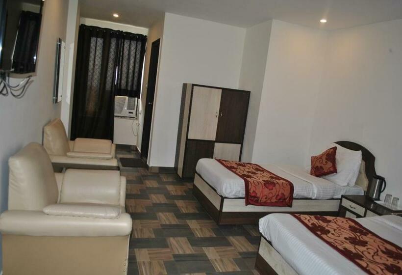 חדר סופריור לשלושה, Maha Luxmi Palace